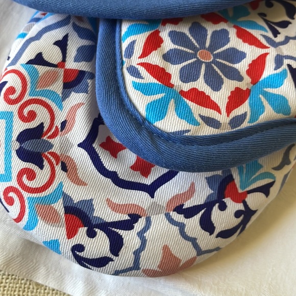 NWT Fiesta Puppet Mitt Pot Holder Oven Mitt Set Floral Print hot cold cotton - Picture 9 of 9